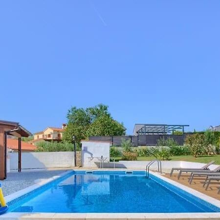 Villa John Pula Exterior photo